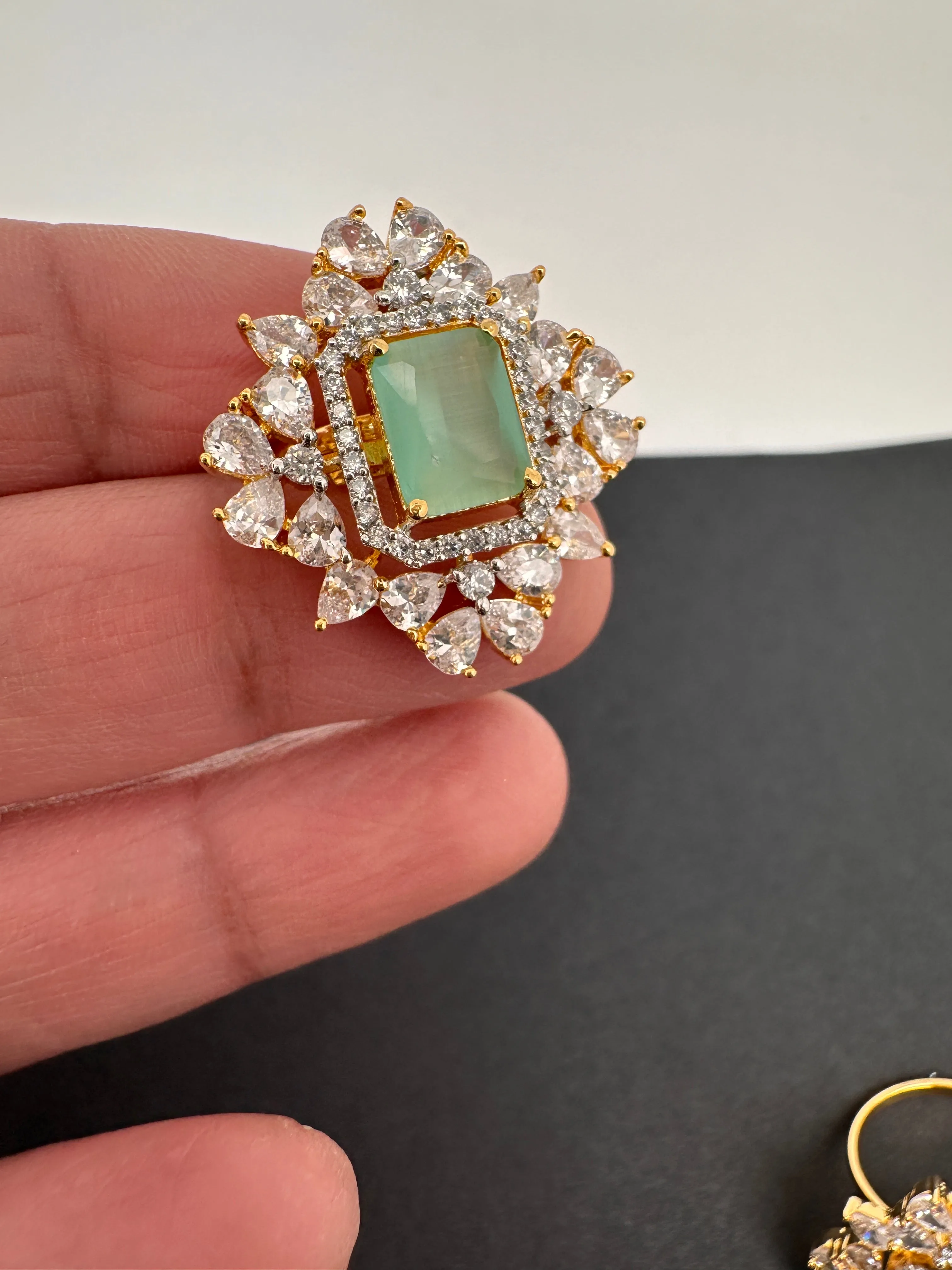 AD Adjustable Color Stone Cocktail lRing