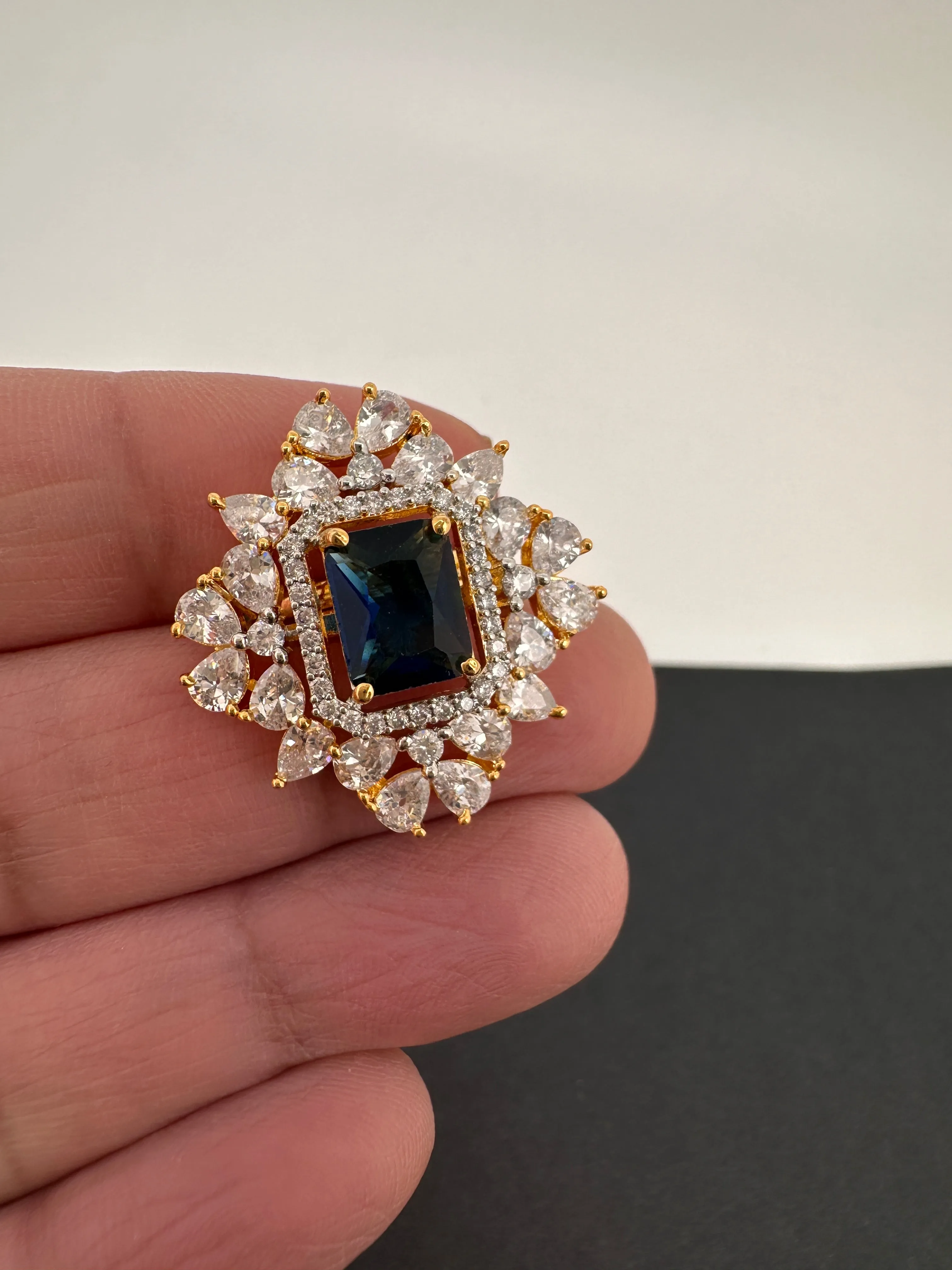 AD Adjustable Color Stone Cocktail lRing