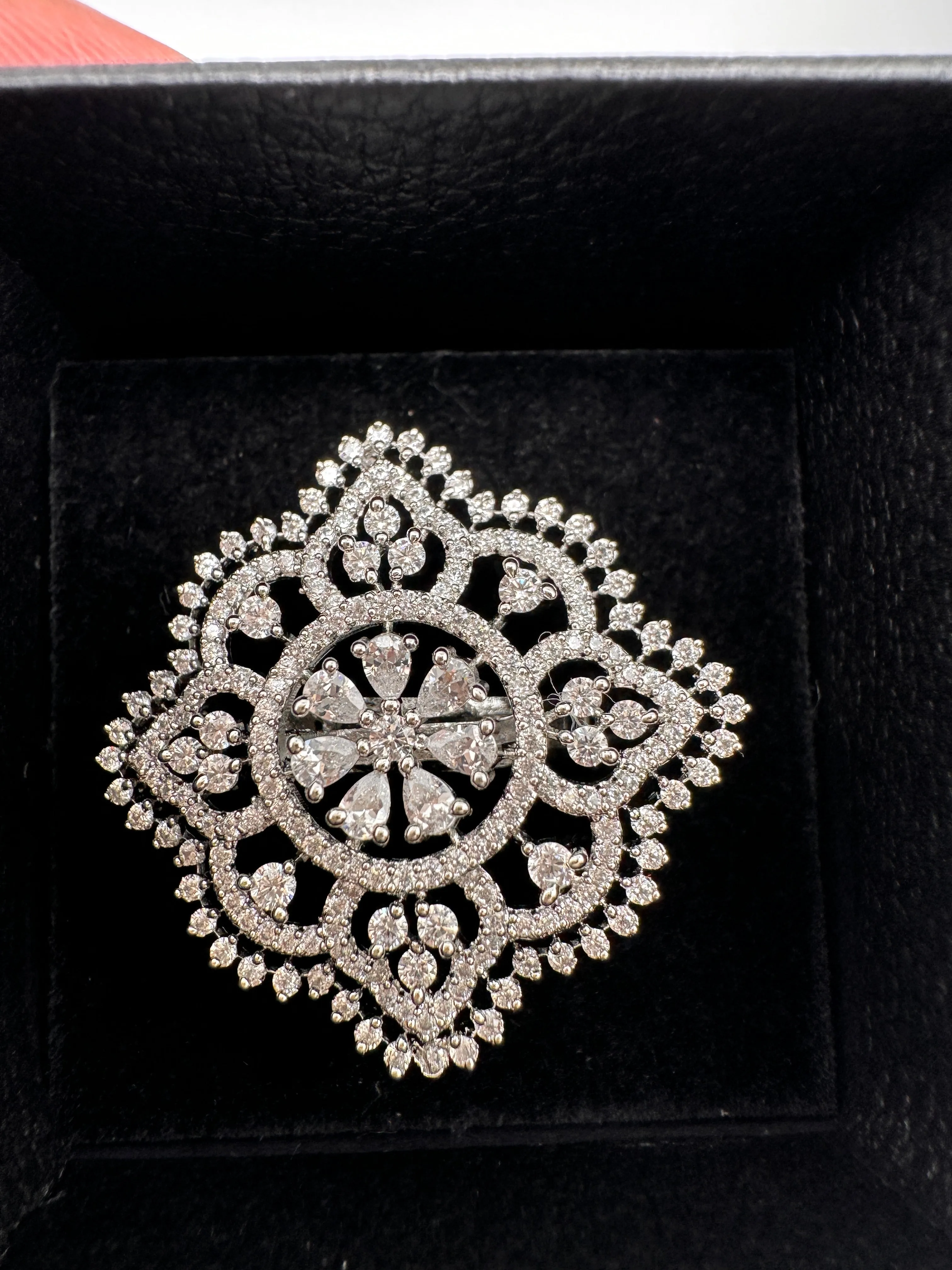 AD  Adjustable Color Stone Cocktail lRing