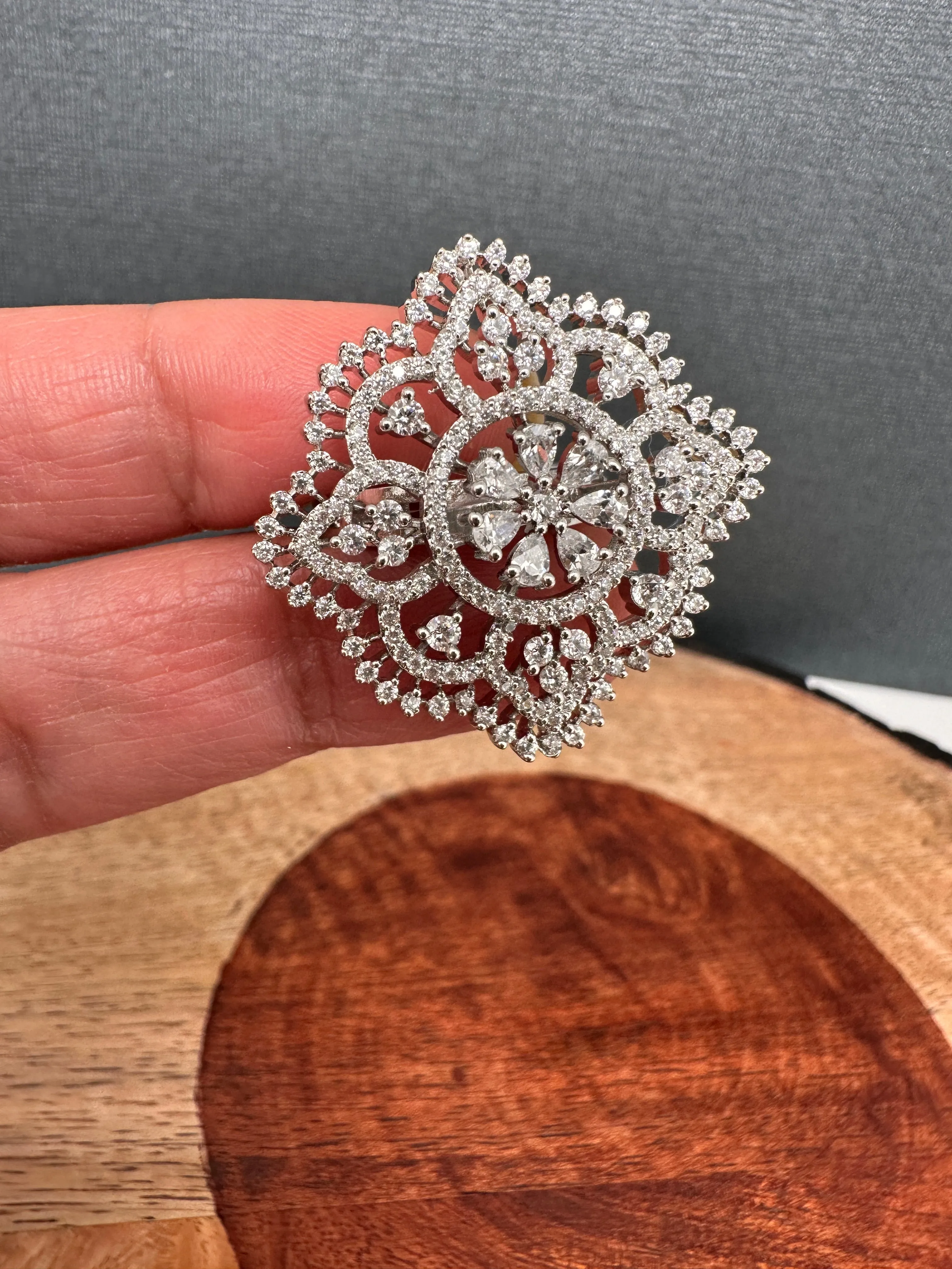 AD  Adjustable Color Stone Cocktail lRing