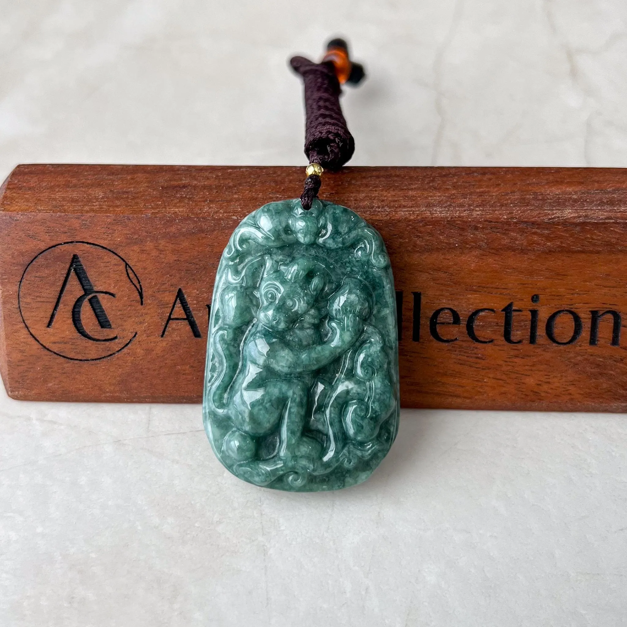 Green Jade Monkey with Peach, Jadeite Jade Carved Pendant Necklace, YJ-0422-0361891