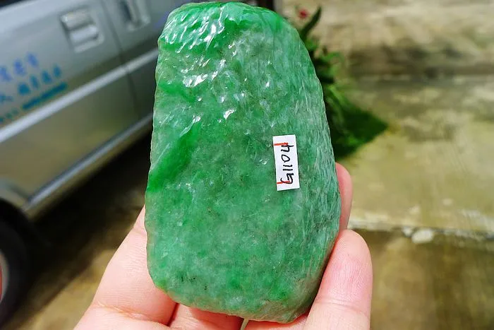 Natural Jade Rough Jadeite Raw (123g,7.5X4.7X2.1cm)