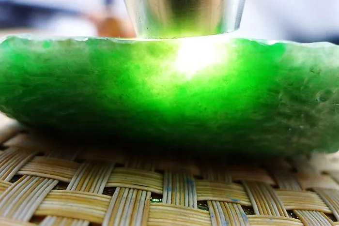 Natural Jade Rough Jadeite Raw (123g,7.5X4.7X2.1cm)