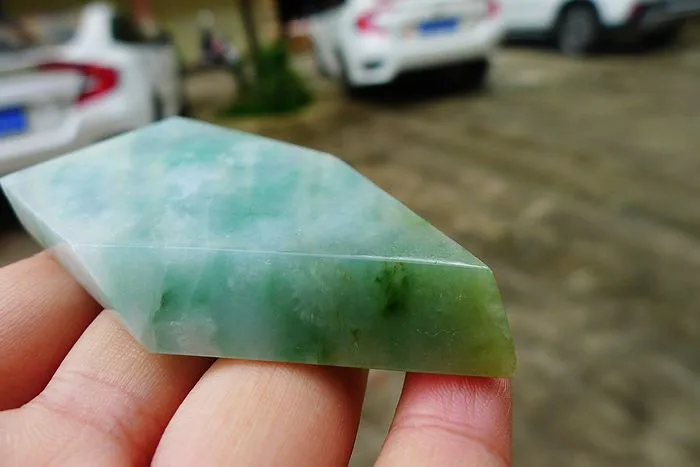 Natural Jade Rough Jadeite Raw (65g,7.5X4.3X0.95cm)
