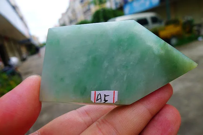 Natural Jade Rough Jadeite Raw (65g,7.5X4.3X0.95cm)