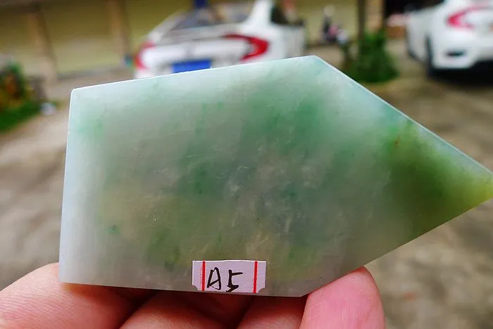 Natural Jade Rough Jadeite Raw (65g,7.5X4.3X0.95cm)