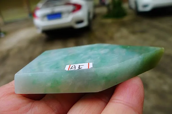 Natural Jade Rough Jadeite Raw (65g,7.5X4.3X0.95cm)