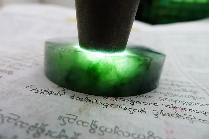 Natural Jade Rough Jadeite Raw (95g,5.3X1.3cm)