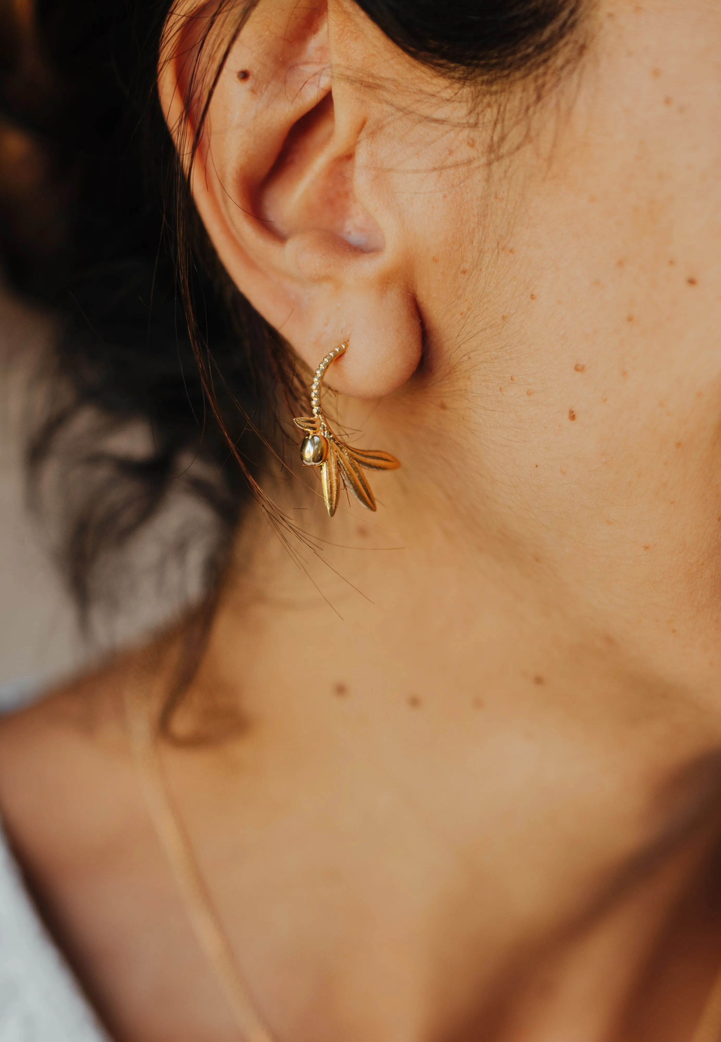 The Amfissa Hoop, Gold